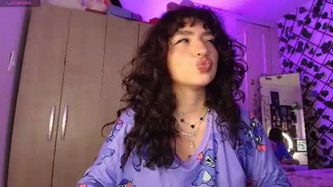 Snapshot of valenor_ chatting on 06-25-26, 05:12 valentina online show from 06-25-26, 05:12