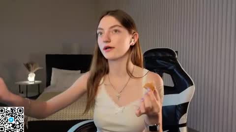 Nora online show from 08-04-26, 11:02