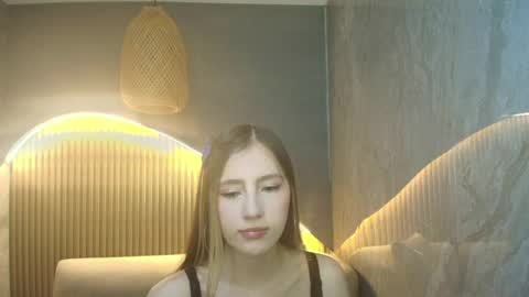 Snapshot of valentina__r chatting on 03-30-26, 08:43 Valentina R online show from 03-30-26, 08:43