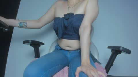 Snapshot of valentina_js_ chatting on 05-25-26, 08:48 valentina_js_ online show from 05-25-26, 08:48