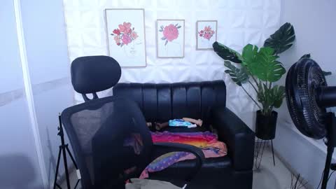 Valentina  online show from 10-25-25, 08:00