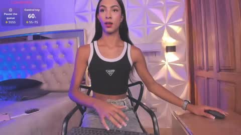 valentinaliux_ online show from 05-17-26, 11:39