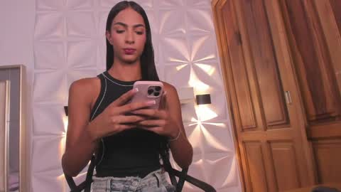 valentinaliux_ online show from 05-21-26, 11:50