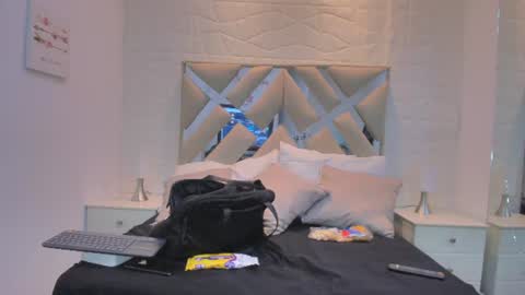 Snapshot of valentinasu_ chatting on 06-10-26, 11:42 VALENTINA online show from 06-10-26, 11:42