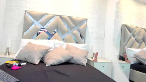 Snapshot of valentinasu_ chatting on 06-13-26, 11:52 VALENTINA online show from 06-13-26, 11:52