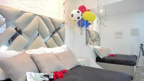 Snapshot of valentinasu_ chatting on 06-30-26, 11:44 VALENTINA online show from 06-30-26, 11:44