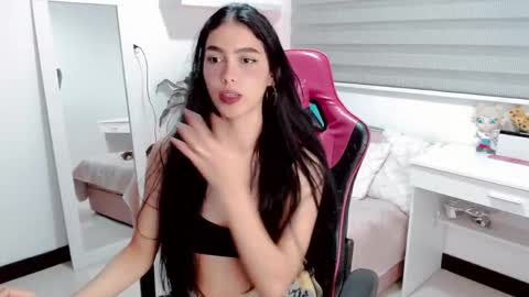 Snapshot of valentinasweet_ chatting on 05-03-26, 12:38 Valentina online show from 05-03-26, 12:38