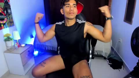 Snapshot of valentino_moura_ chatting on 02-25-25, 12:13 VALENTINO MOURA online show from 02-25-25, 12:13