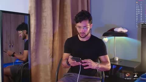 Snapshot of valentinoford chatting on 12-22-25, 09:01 Valentino online show from 12-22-25, 09:01