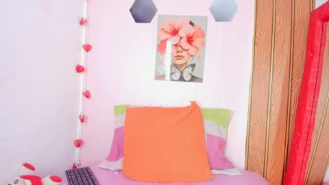 Snapshot of valenttina_narvaez chatting on 06-21-26, 01:24 vale online show from 06-21-26, 01:24