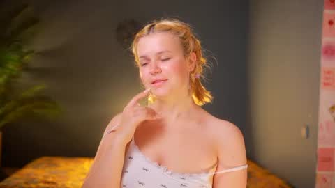 valeri______ online show from 06-27-26, 07:57