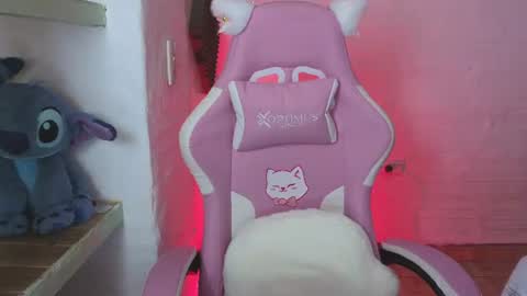 Snapshot of valeria_mendozza chatting on 06-10-26, 09:57 online show from 06-10-26, 09:57