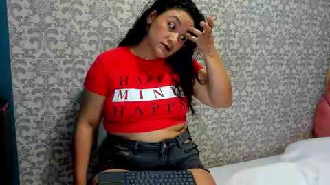 Costume lover online show from 02-17-26, 07:09