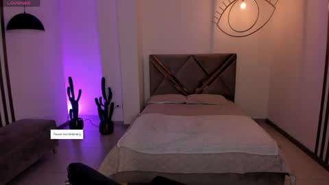 Snapshot of valeriaroldanx chatting on 05-22-26, 10:32 Valeria online show from 05-22-26, 10:32