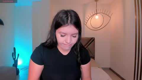 Snapshot of valeriaroldanx chatting on 05-23-26, 11:14 Valeria online show from 05-23-26, 11:14