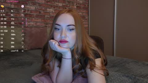 Snapshot of valerie_kiss chatting on 04-28-26, 02:33 Valerie online show from 04-28-26, 02:33
