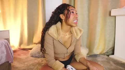 Snapshot of valeriebony chatting on 06-15-26, 04:47 Valerie Style3 online show from 06-15-26, 04:47