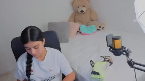 valerihouse_ online show from 05-15-26, 01:45