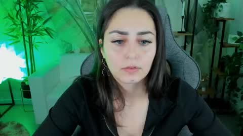 Snapshot of valeriiemills chatting on 01-06-26, 06:22 Valerie online show from 01-06-26, 06:22