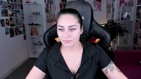 Snapshot of valeriiemills chatting on 01-15-26, 02:54 Valerie online show from 01-15-26, 02:54