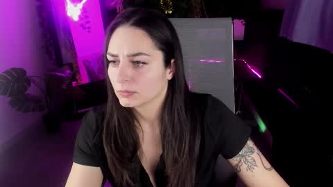 Snapshot of valeriiemills chatting on 02-11-26, 03:28 Valerie online show from 02-11-26, 03:28