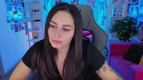 Snapshot of valeriiemills chatting on 02-16-26, 04:03 Valerie online show from 02-16-26, 04:03