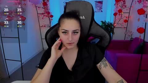 Snapshot of valeriiemills chatting on 04-13-26, 03:28 Valerie online show from 04-13-26, 03:28