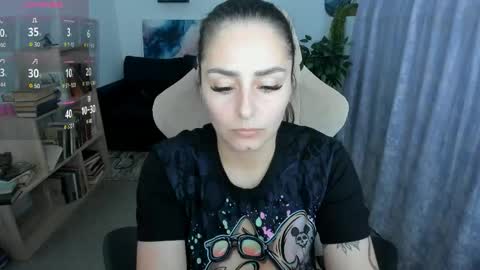 Valerie online show from 05-25-26, 02:34
