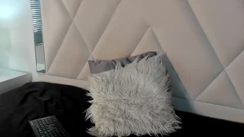 valerri_ online show from 11-11-25, 02:17