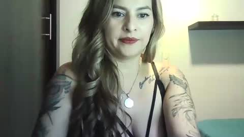 Snapshot of valery__rouse_ chatting on 03-31-26, 02:02 Valery online show from 03-31-26, 02:02