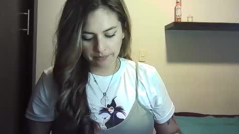 Snapshot of valery__rouse_ chatting on 04-05-26, 01:03 Valery online show from 04-05-26, 01:03