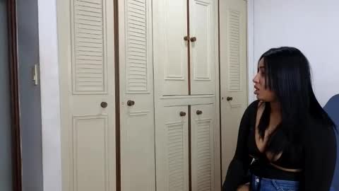 valery_lovex_ online show from 06-10-26, 01:06