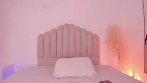 Snapshot of valery_santorini chatting on 07-18-26, 11:58 VALERY online show from 07-18-26, 11:58