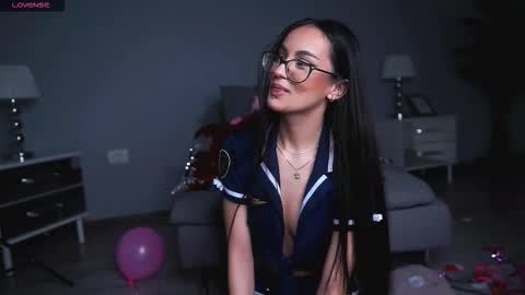 Snapshot of valexielux chatting on 02-12-26, 02:01 Vale online show from 02-12-26, 02:01