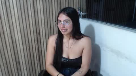 Snapshot of valk_diaz chatting on 03-19-26, 05:22 Valk online show from 03-19-26, 05:22