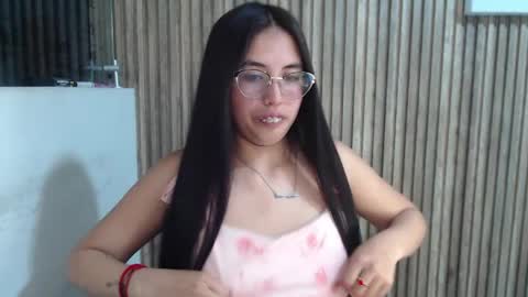 Snapshot of valk_diaz chatting on 04-06-26, 05:41 Valk online show from 04-06-26, 05:41