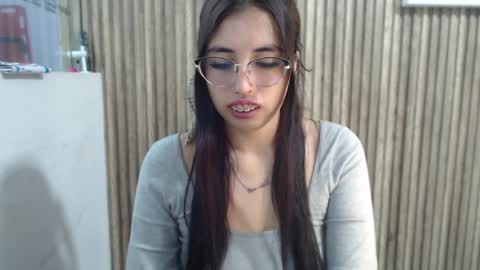 Snapshot of valk_diaz chatting on 05-01-26, 03:55 Valk online show from 05-01-26, 03:55