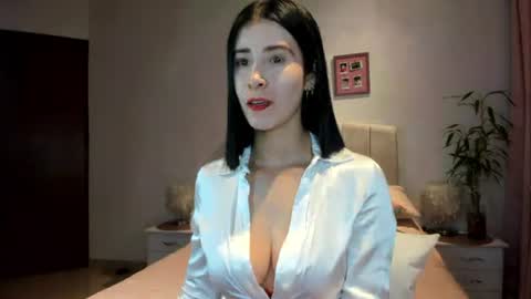 Macarena online show from 06-12-26, 03:38