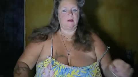Snapshot of vampwoman chatting on 05-28-26, 05:16 vampwoman online show from 05-28-26, 05:16