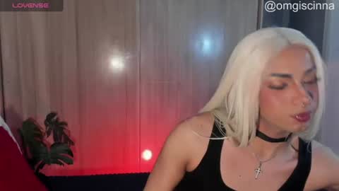 Snapshot of vampy__cinna chatting on 07-09-26, 04:33 Cinnamon online show from 07-09-26, 04:33