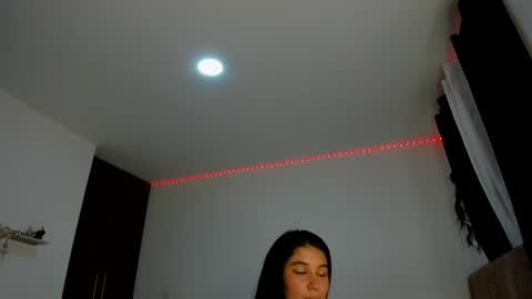 Snapshot of vanesa_g1 chatting on 06-05-26, 06:52 vanesa_g1 online show from 06-05-26, 06:52