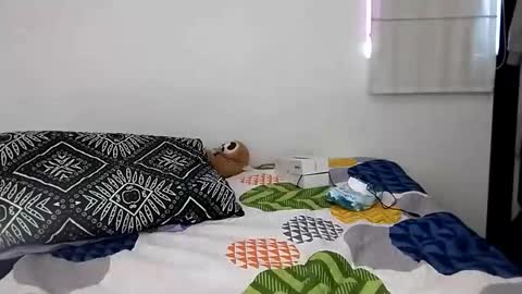 vanessa and samantha online show from 04-12-26, 05:29