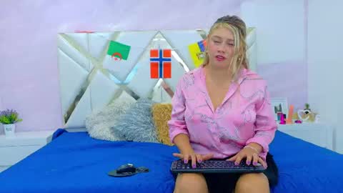 Vanessa  online show from 06-23-26, 07:12