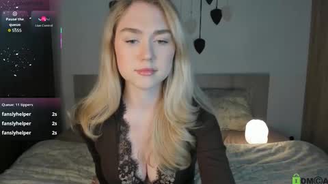 Snapshot of vanessa_maes chatting on 03-15-26, 10:05 Vanessa Maes online show from 03-15-26, 10:05
