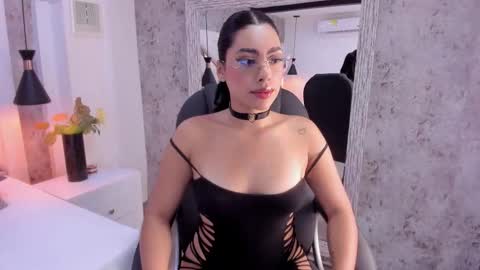 Vanessa  online show from 01-15-26, 07:50