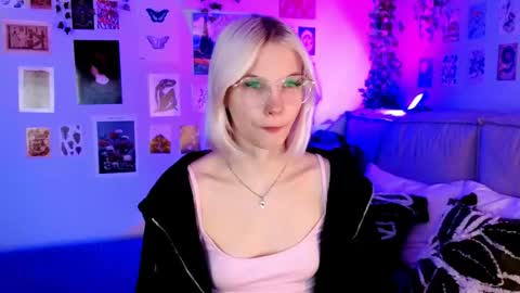 Snapshot of vanessaaustin chatting on 05-04-26, 02:46 Vanessa online show from 05-04-26, 02:46