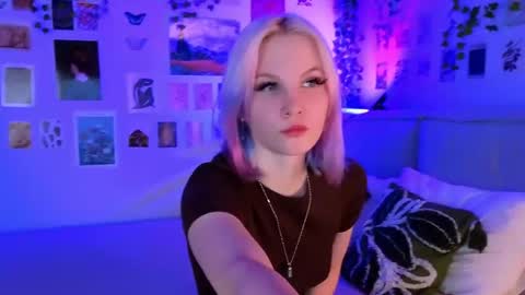 Snapshot of vanessaaustin chatting on 05-31-26, 03:19 Vanessa online show from 05-31-26, 03:19