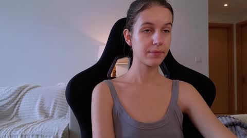 vanessa online show from 01-04-25, 01:31