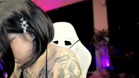 Snapshot of vanessablackrose chatting on 06-08-26, 01:28 Vanessa online show from 06-08-26, 01:28