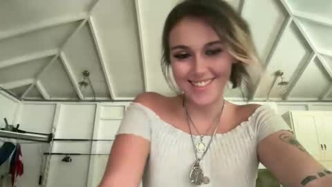 vanessaluvs2play online show from 11-09-25, 09:57